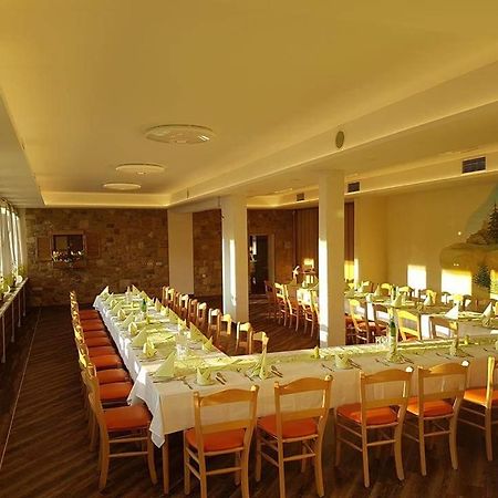 Hotel Fasold Sulzfeld  Ngoại thất bức ảnh