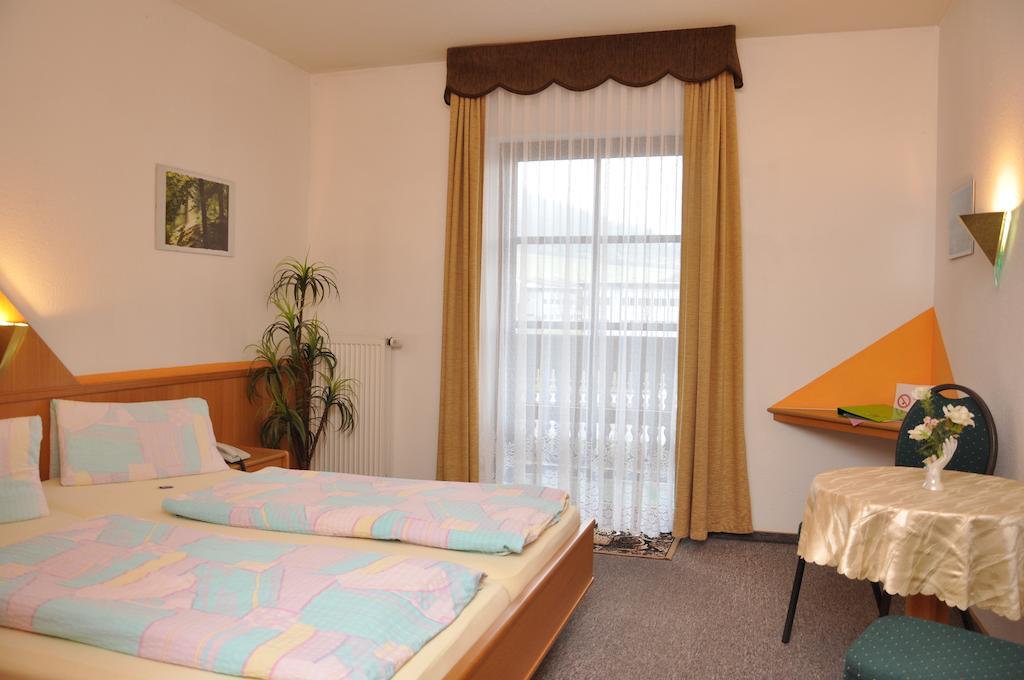 Hotel Fasold Sulzfeld  Phòng bức ảnh