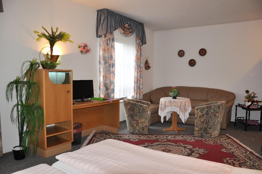 Hotel Fasold Sulzfeld  Phòng bức ảnh