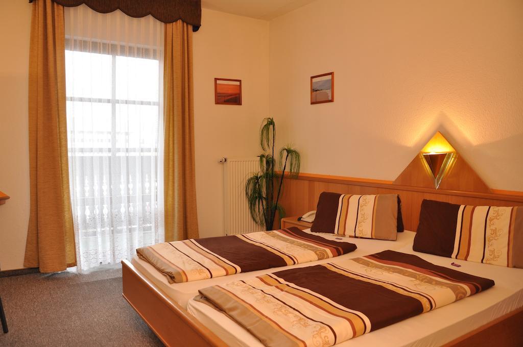 Hotel Fasold Sulzfeld  Phòng bức ảnh