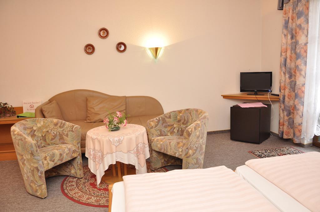 Hotel Fasold Sulzfeld  Phòng bức ảnh