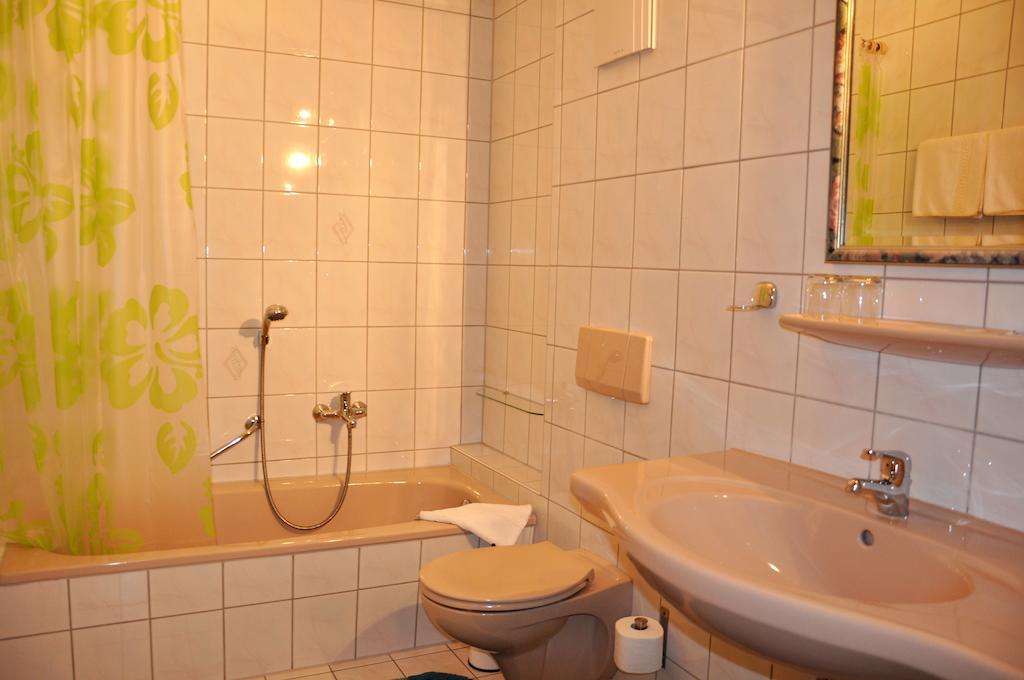 Hotel Fasold Sulzfeld  Phòng bức ảnh