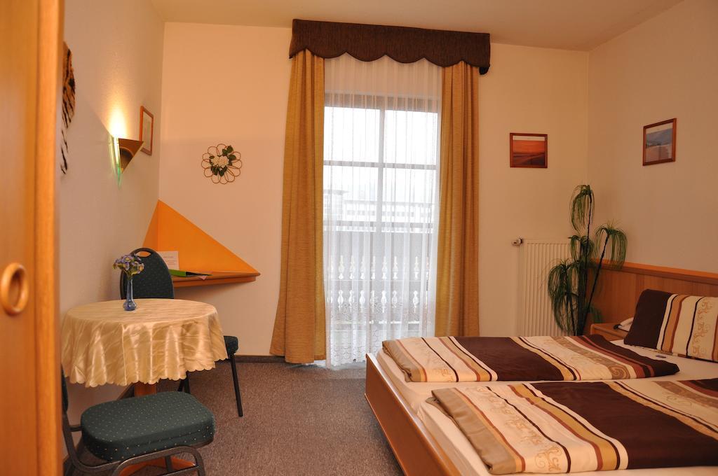 Hotel Fasold Sulzfeld  Phòng bức ảnh