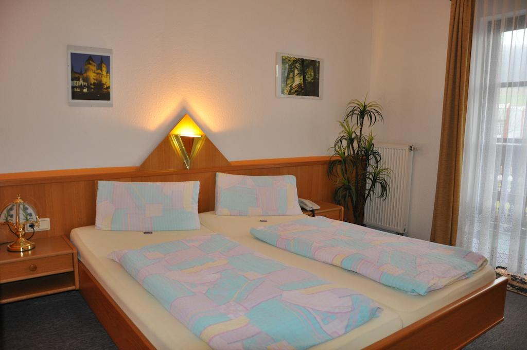 Hotel Fasold Sulzfeld  Phòng bức ảnh