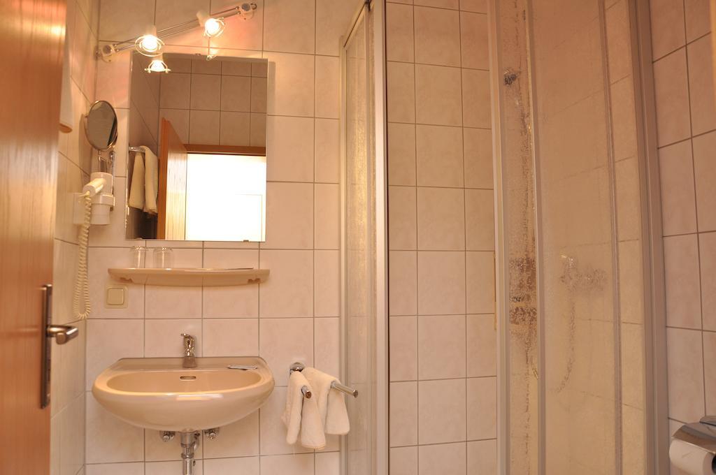 Hotel Fasold Sulzfeld  Phòng bức ảnh