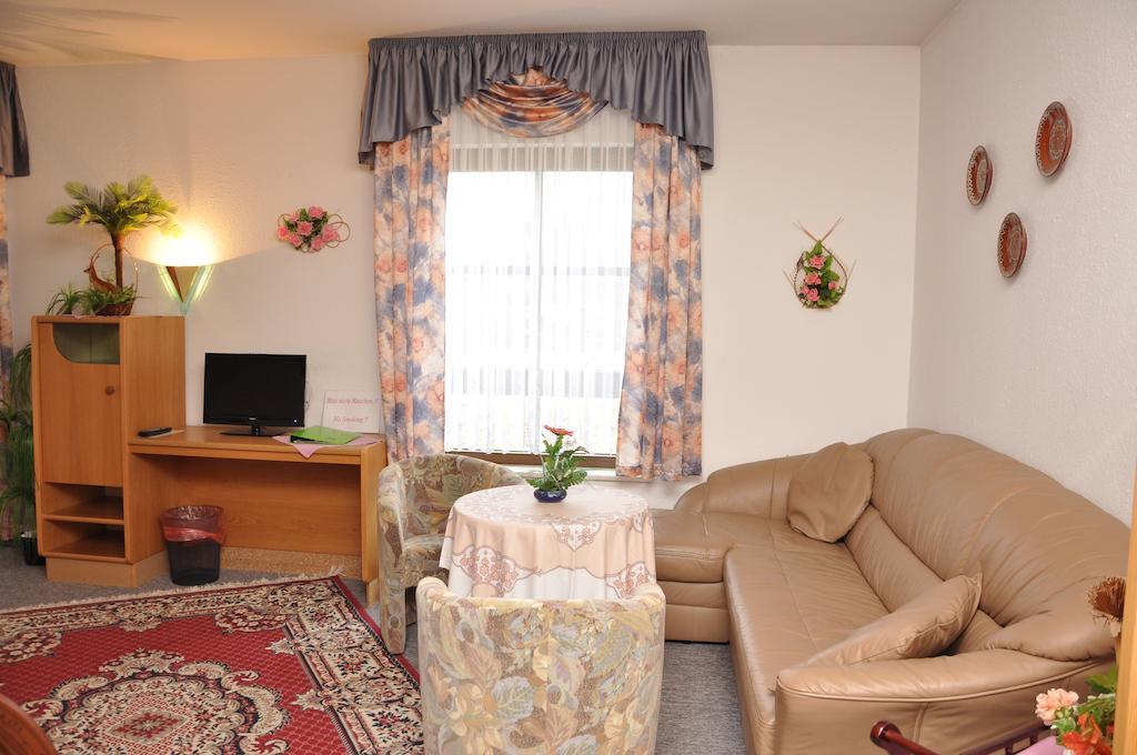 Hotel Fasold Sulzfeld  Phòng bức ảnh