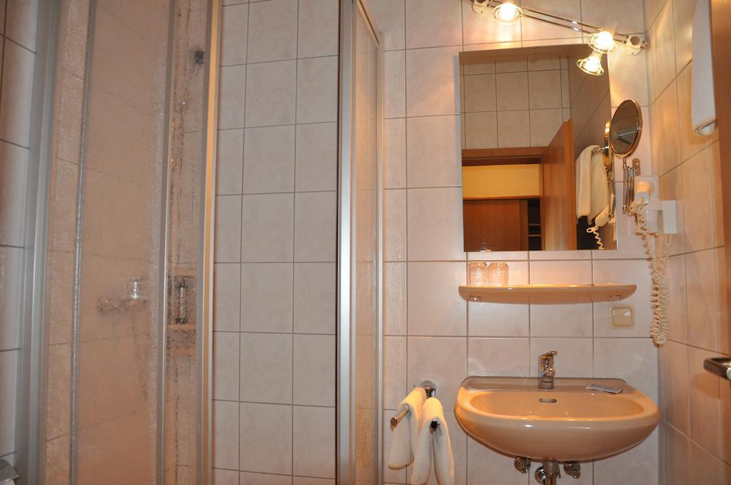 Hotel Fasold Sulzfeld  Phòng bức ảnh