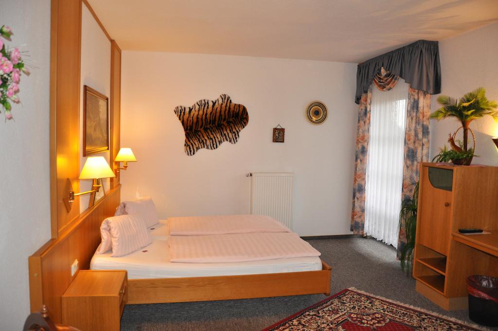 Hotel Fasold Sulzfeld  Phòng bức ảnh