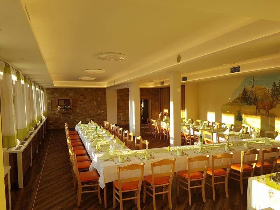 Hotel Fasold Sulzfeld  Ngoại thất bức ảnh